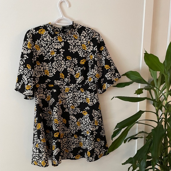 Zara Dresses & Skirts - Black floral dress with flare